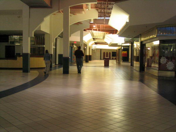 Wonderland Mall (Wonderland Shopping Center) - 2004 Photo